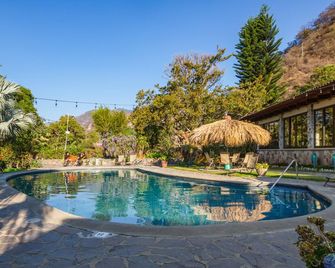 Socialtel Atitlan - פניאכל - בריכה