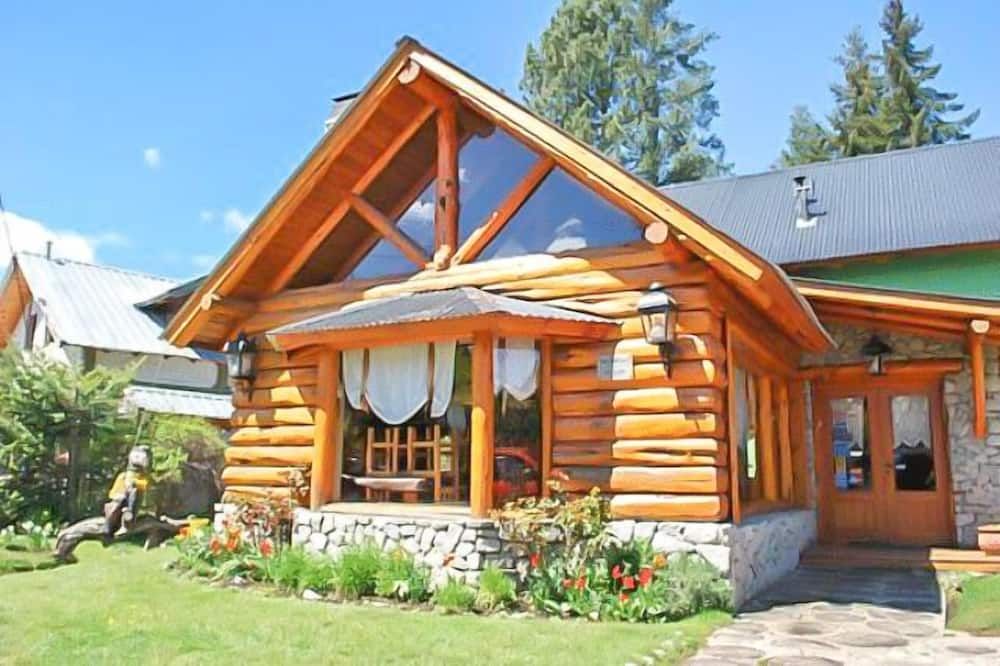 Hostería Traunco - Villa La Angostura - Building