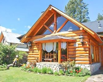 Hostería Traunco - Villa La Angostura - Building