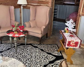 Tranquil 1-bedroom country house perfect for a peaceful getaway - Russellville
