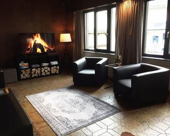 Lovely Apartment in Bollendorf near South Eifel Nature Park - Bollendorf - Living room