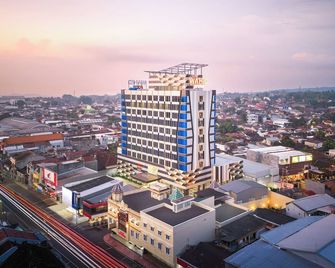 Wahid Prime Hotel Salatiga - Salatiga - Building