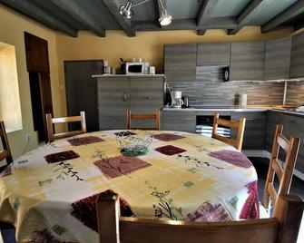 Le Carcan - Fleurie - Gîte - Fleurie - Salle à manger