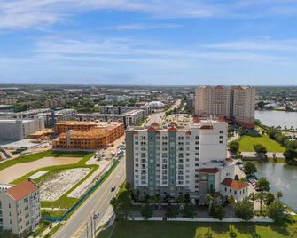 Premier Resort Condos Near Disney & Universal - Orlando