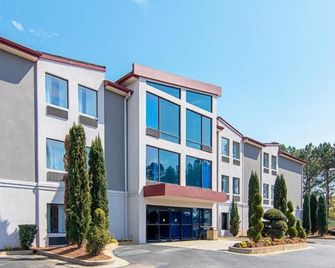 Southern Charm: Pets Allowed, Parking! Short Drive to Sky Zone Trampoline Park - Locust Grove - Budova