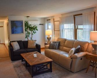 Four bedroom home-Only 500 feet walk to shared/private beach with central ac. - Dennis Port - Living room