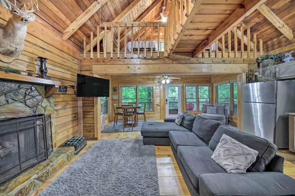 'deer Haven' Cabin: 5 Mi to Dtwn Blue Ridge! - Blue Ridge - Sala de estar