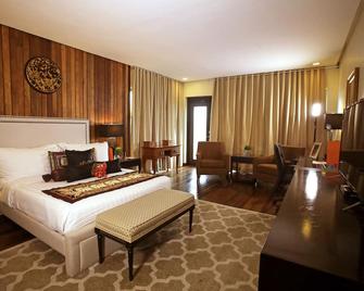 The Oriental Luxury Suites Tagaytay - Laurel - Bedroom