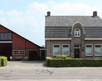 Farmhouse In Ulicoten Near Forest Trails - Baarle-Nassau - Building
