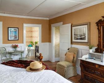 Captain Nickels Inn - Searsport