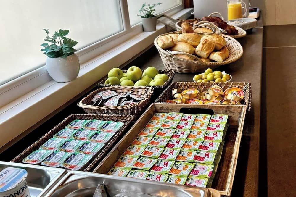 Citotel Du Tigre - Verdun - Buffet
