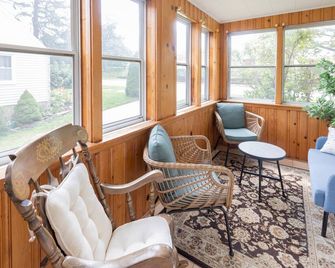 Homely - Towson - Living room