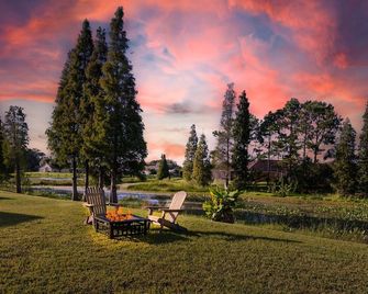 Brandon Central Location 4br Lake Oasis - Brandon - Patio