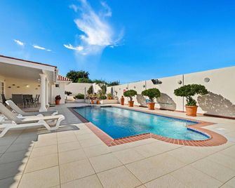 Rooi Koochi 27D - Savaneta - Piscine