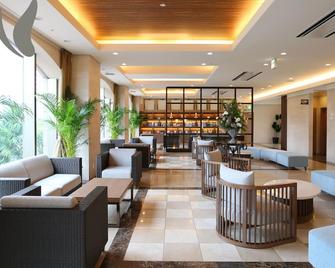 ألمونت هوتل ناها أوموروماتشي - ناها - ردهة