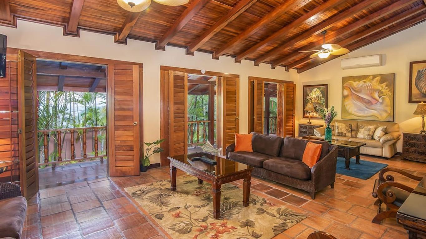 Hotel Villas Lirio