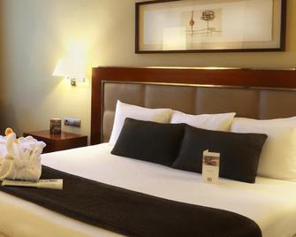 Hotel Nuevo Madrid - Madrid - Bedroom