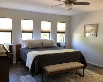 Beautiful remodeled house in Las Capanas neighborhood. - Green Valley - Bedroom