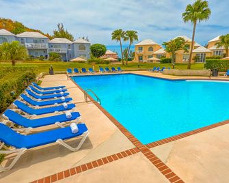 St George's Club - Saint George's - Pileta