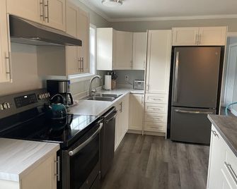 Thistle House - 5 Km To Gros Morne - Deer Lake - Kuchyň