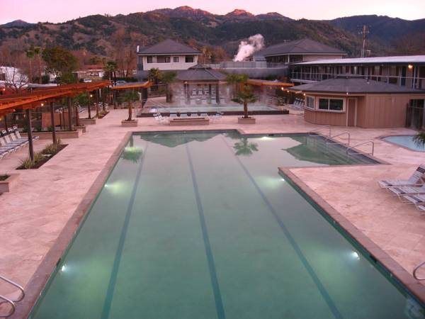 Calistoga Spa Hot Springs - Authentic Hot Springs Spa & Resort - كاليستوغا - حوض السباحة
