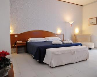 Villa Dei Principi Hotel - Terracina - Schlafzimmer