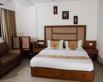 Nexstay Crystal Residency - Kozhikode - Bedroom