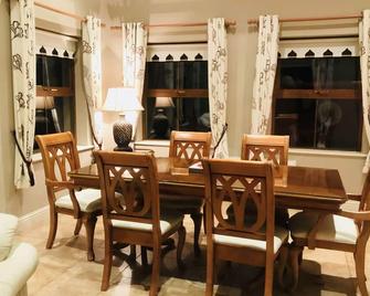 Peaceful home,centrally located for Ring of Kerry, Dingle and Killarney - Glenbeigh - Salle à manger