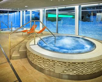 هارموني هوتل - سبندلروف ملين - حوض السباحة