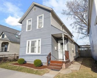 5 Bedroom House in Tremont, near downtown, and Ohio City Whole - Cleveland - Building