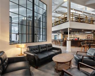 enVision Hotel Miami International Airport - Miami - Lobby