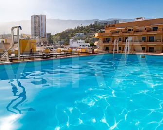 Hotel Tropical - פוארטו דה לה קרוס - בריכה