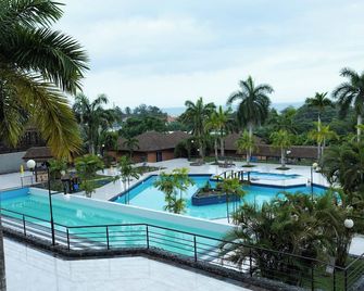 Best Western Plus Serene Atlantic Hotel - Takoradi - Piscina