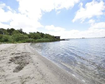 Apartment in a Unique Location Within Walking Distance of the Wadden Sea - Hippolytushoef - Building