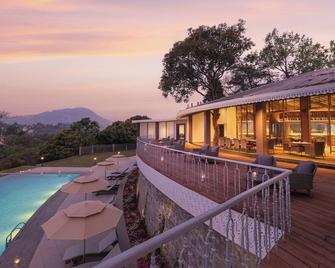 Naukuchia House, Naukuchiatal - Ihcl Seleqtions - Nainital - Havuz