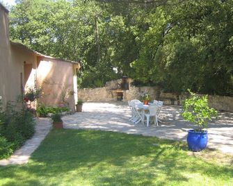 Very Beautiful House With South Facing Garden Near Aix En Provence - Venelles - Patio