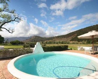 Basse Provence Country House - Franschhoek - Bể bơi