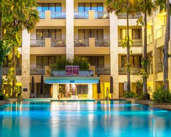 Aston Kuta Hotel & Residence - קוטה