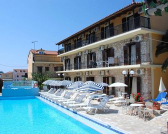 Two Brothers Studios & Apts - Zante - Piscine