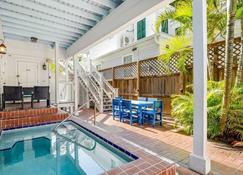 Honey Bun Hideaway | Heated Pool, Steps to Duval! - Key West - Pool