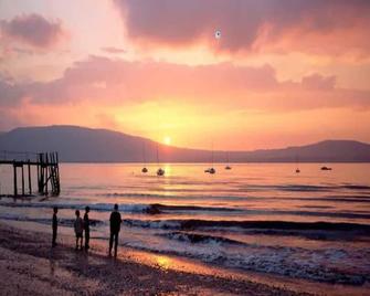 Pass the Keys Lovely Home in Holywood Lots Nearby Seaside - Holywood - Beach