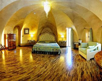 Hotel Porto Pirgos - Parghelia - Schlafzimmer