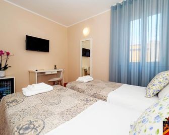 Palazzo Toraldo di Francia - Tropea - Habitación
