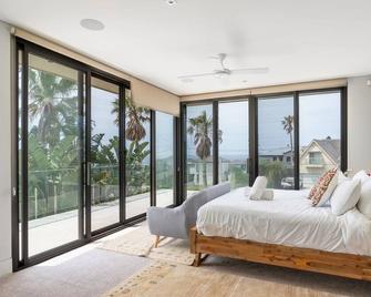 Clifftop Luxury with Pool - Kiama - Bedroom
