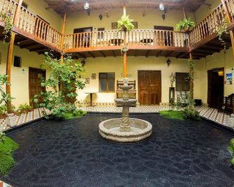 Casa Bonita Hostal - Cajamarca - Patio