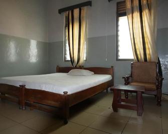 St. Sam Hotel Kamusi - Kumasi - Habitación