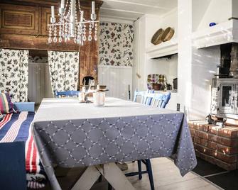 Hugsnäset Semesterstugor och Fiske - Gällö - Comedor