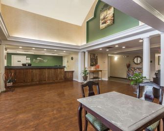 Baymont Inn and Suites Lakeland - לייקלנד - דלפק קבלה