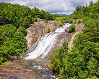Mountain Condo with Spectacular View of Toxaway Falls - Lake Toxaway - Building