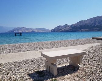 Apartments Brnic - Baška - Strand